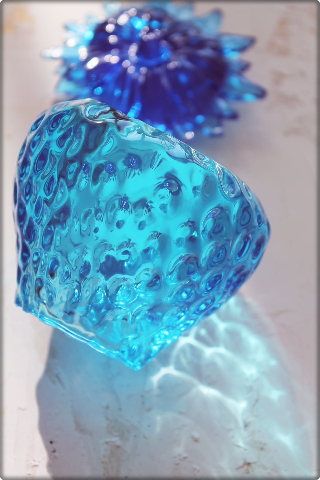 "Strawberry" Box Made of Epoxy Resin - Image 6