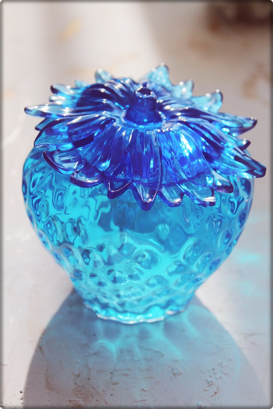 "Strawberry" Box Made of Epoxy Resin