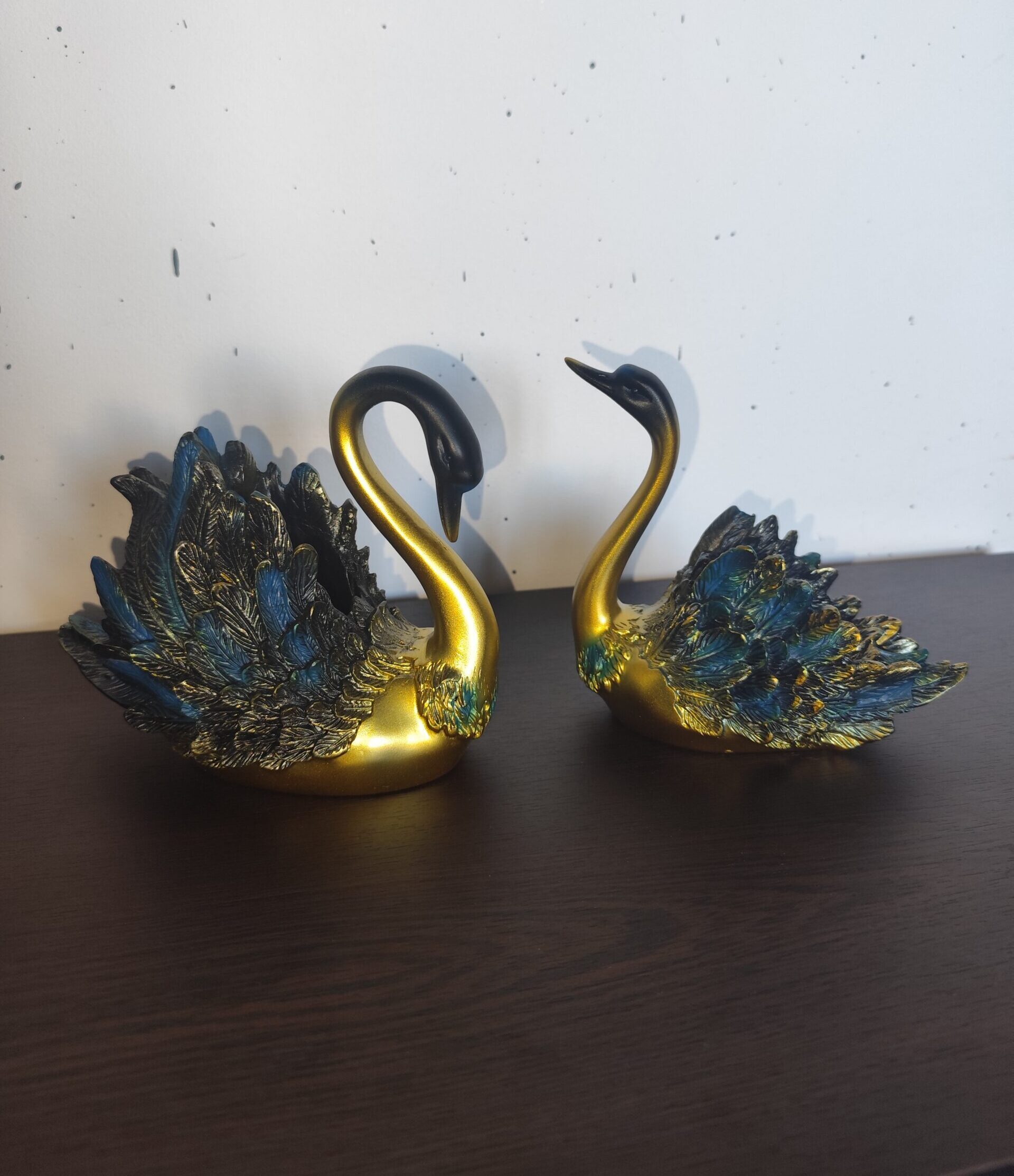 Gold resin swan jewelry holder for rings, bracelets and small accessories